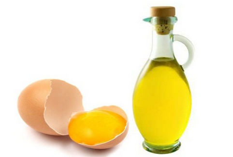 Mặt nạ lòng đỏ trứng gà và dầu olieve